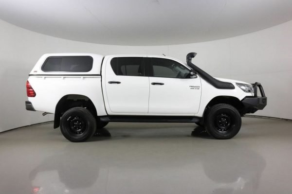 2021 Toyota Hilux SR For Sale - Image 6