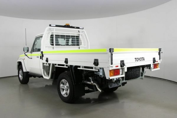 2021 Toyota Landcruiser 70 Series GX - Image 5