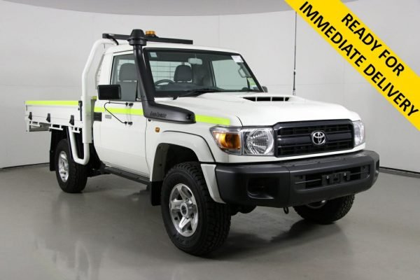 2021 Toyota Landcruiser 70 Series GX - Image 3