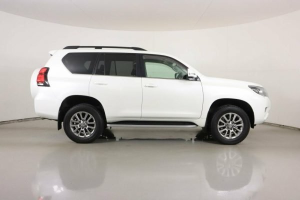 2021 Toyota Landcruiser Prado VX - Image 5