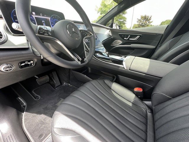 Mercedes-Benz EQS 450+Obsidian Black metallic - Image 15
