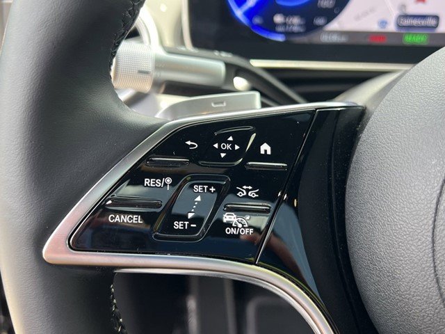 Mercedes-Benz EQS 450+Obsidian Black metallic - Image 17