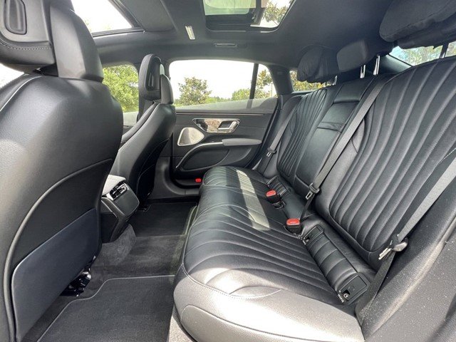 Mercedes-Benz EQS 450+Obsidian Black metallic - Image 21