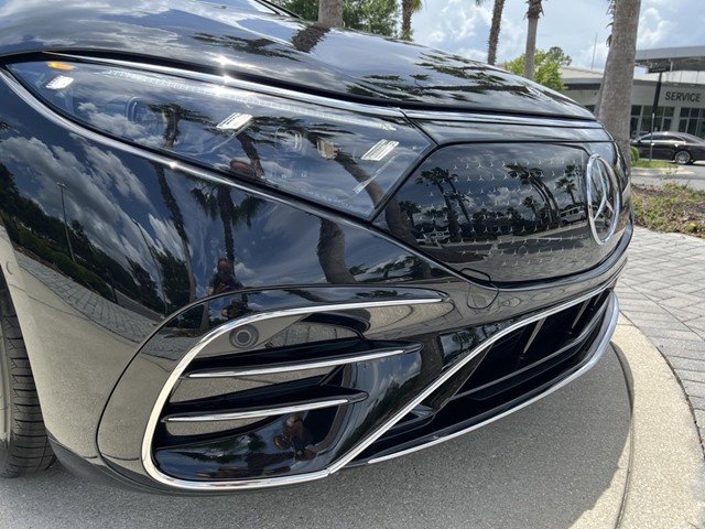 Mercedes-Benz EQS 450+Obsidian Black metallic - Image 2