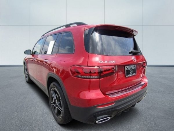New Mercedes-Benz GLB 250 4MATIC SUV - Image 4