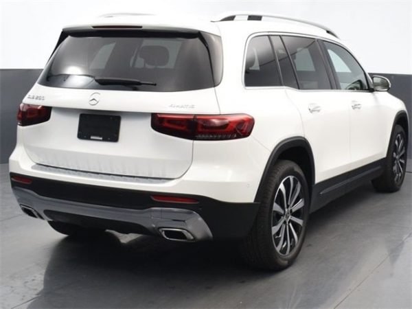 2023 Mercedes-Benz GLB 250 4MATIC SUV - Image 5