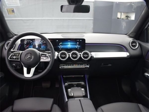 2023 Mercedes-Benz GLB 250 4MATIC SUV - Image 7