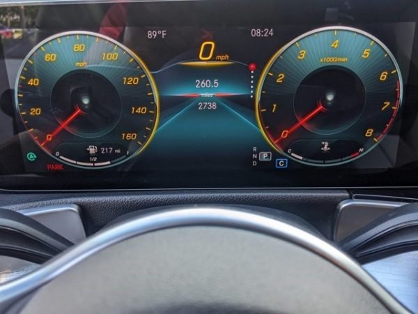 Mercedes-Benz GLB 250 SUVPatagonia Red metallic - Image 2