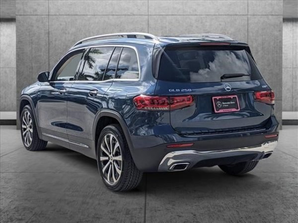 Mercedes-Benz GLB 250 SUV 2023 - Image 5