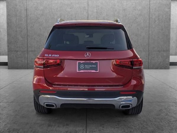 Mercedes-Benz GLB 250 SUVPatagonia Red metallic - Image 4