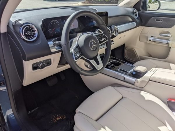 Mercedes-Benz GLB 250 SUV 2023 - Image 2