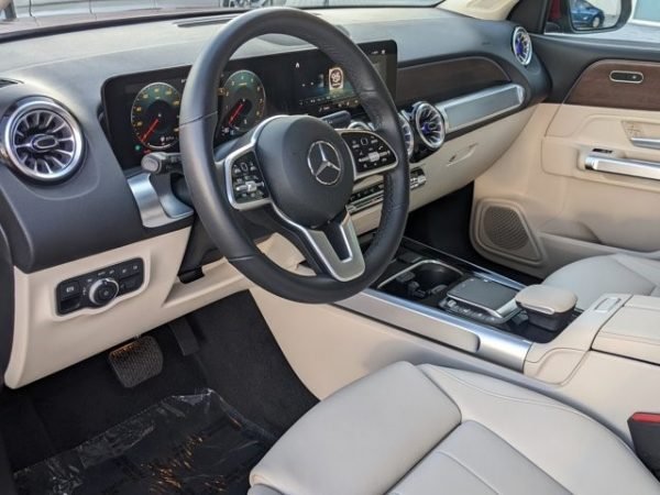 Mercedes-Benz GLB 250 SUVPatagonia Red metallic - Image 7