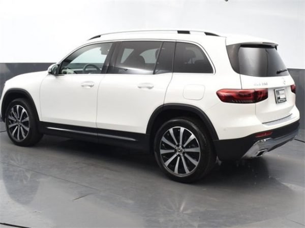 Mercedes-Benz GLB 250 SUV Polar White - Image 5