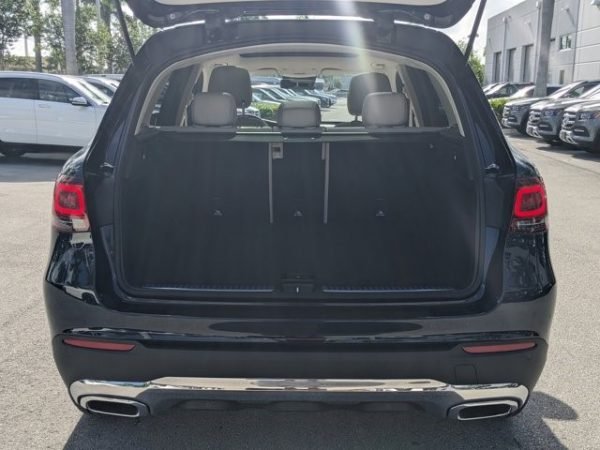 Mercedes-Benz GLC 300 SUVLunar Blue metallic - Image 5