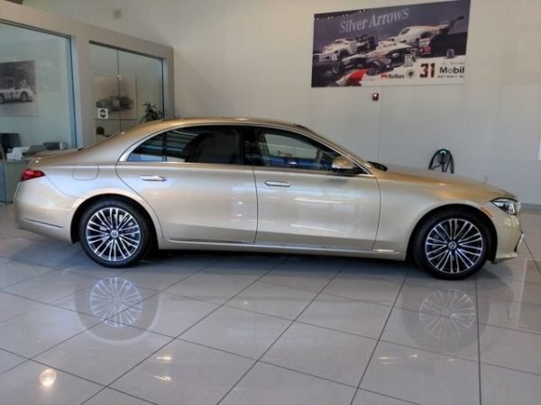 Mercedes-Benz S 500 4MATIC Sedan For Sale - Image 3