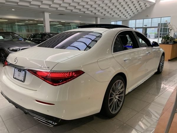 Buy Mercedes-Benz S 500 4MATIC Sedan - Image 3