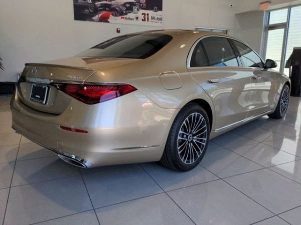 Mercedes-Benz S 500 4MATIC Sedan For Sale - Image 4