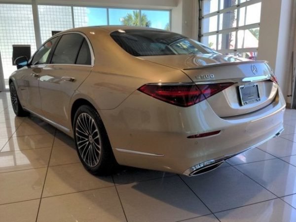 Mercedes-Benz S 500 4MATIC Sedan For Sale - Image 7