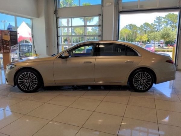 Mercedes-Benz S 500 4MATIC Sedan For Sale - Image 6