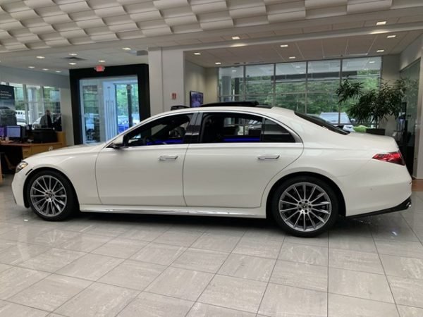 Buy Mercedes-Benz S 500 4MATIC Sedan - Image 7