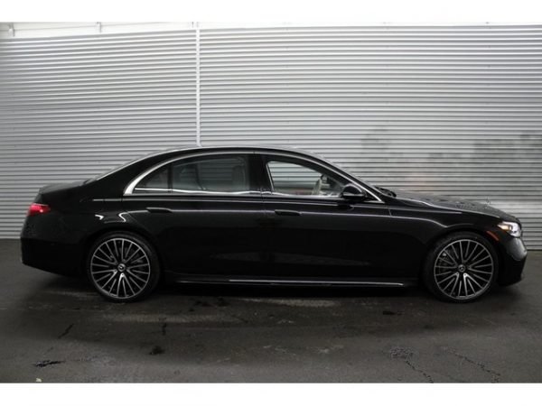 Mercedes-Benz S 500 4MATIC Sedan For Sale - Image 8