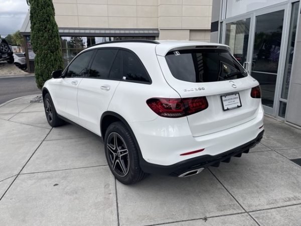 Mercedes-Benz GLC 300 4MATIC SUV Polar White - Image 4