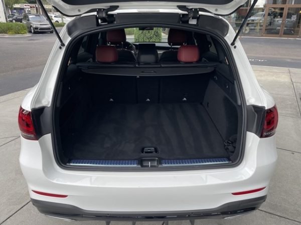 Mercedes-Benz GLC 300 4MATIC SUV Polar White - Image 6