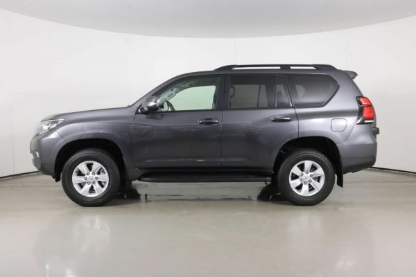 2022 Toyota Landcruiser Prado GXL - Image 4