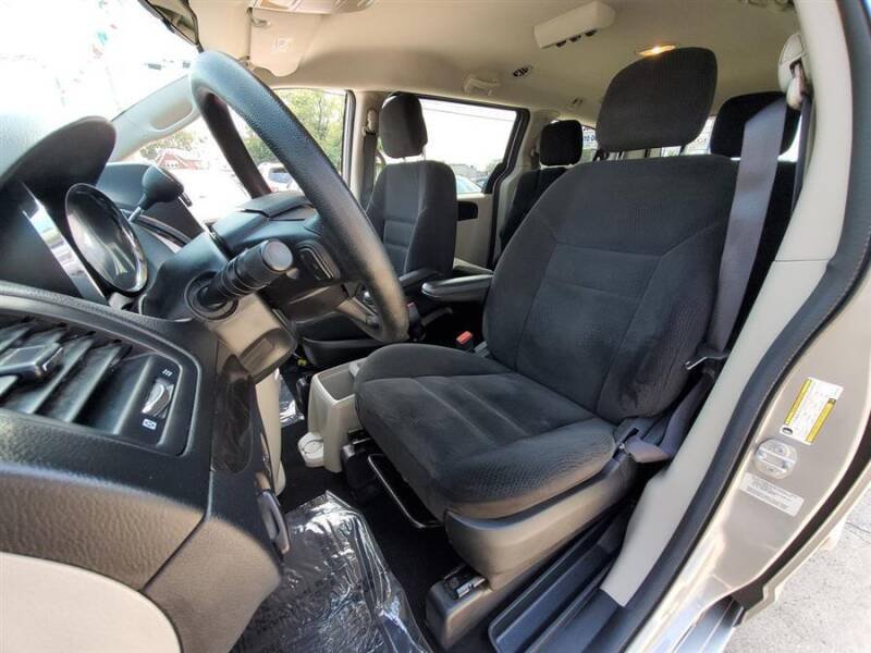 2016 Dodge Grand Caravan - Image 7