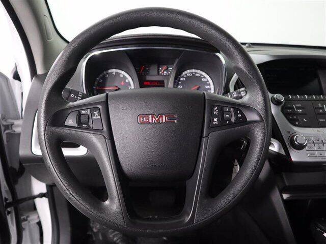 2017 GMC Terrain Summit White - Image 2