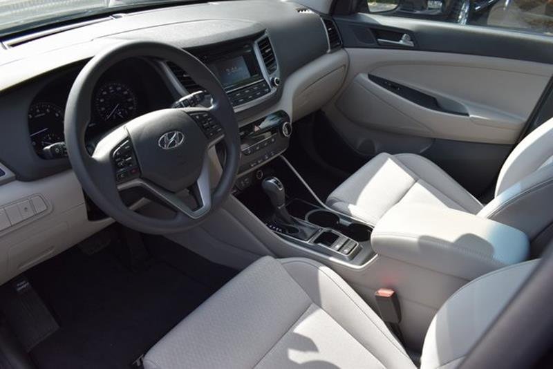 2017 Hyundai Tucson – SE 4dr SUV - Image 3