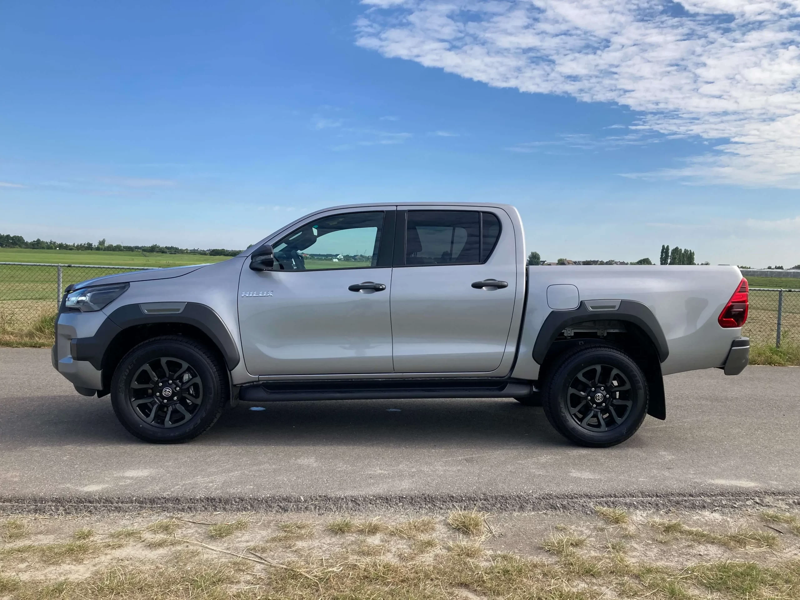 2022 Toyota Hilux Hilux For Sale – Double Cab 4×4 2.8D-4D – Invincible Full option - Image 6