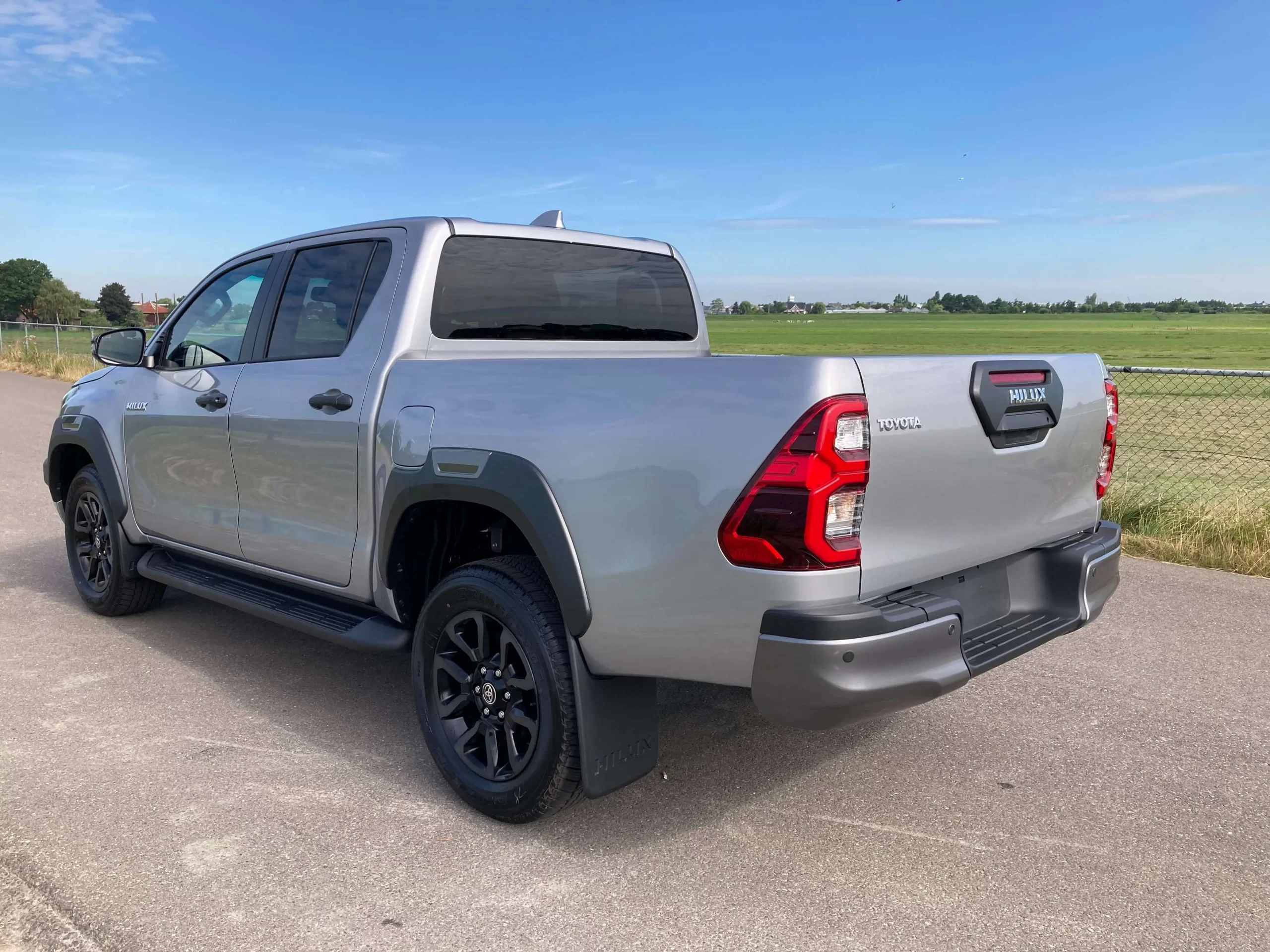 2022 Toyota Hilux Hilux For Sale – Double Cab 4×4 2.8D-4D – Invincible Full option - Image 2