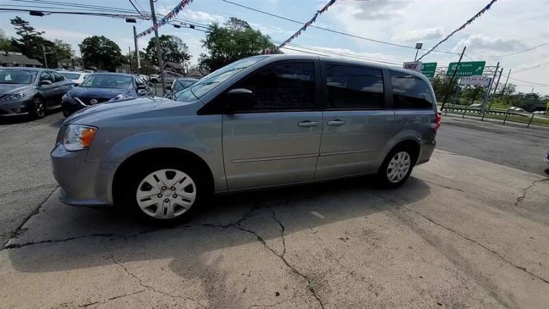 2016 Dodge Grand Caravan - Image 2
