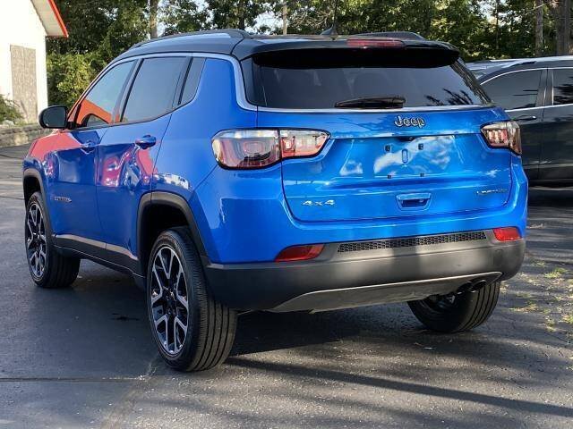 2017 Jeep Compass Laser Blue Pearlcoat - Image 2