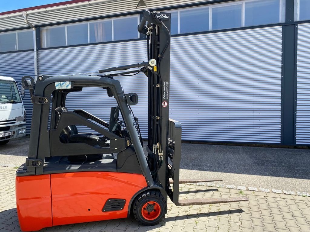 Used Forklift - Linde E20L-386 Triplex 622cm - Image 15