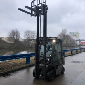 Nissan P1D1A18LQ Vollkabine mit Heizung