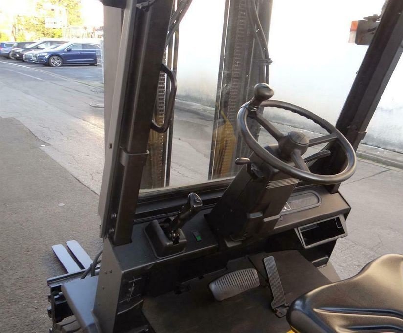 Used Forklift - Yale GDP30TFE2195 - Image 4